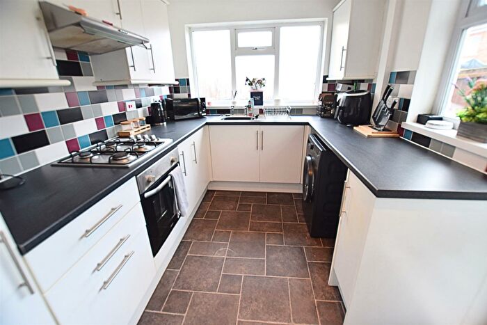 3 Bedroom Terraced House For Sale In Welbeck Road, Grimsby, DN34