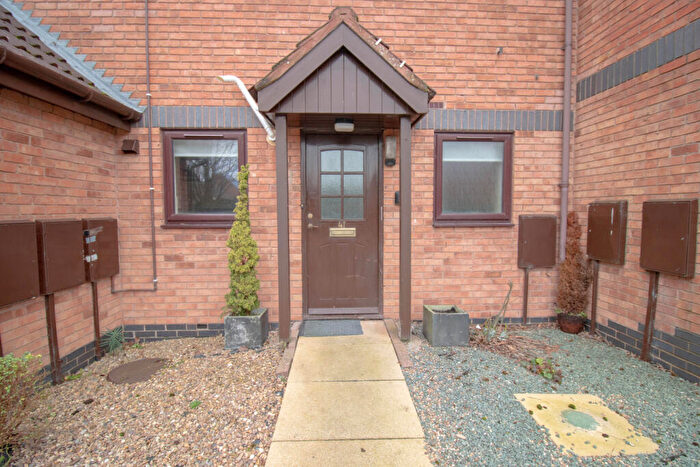 1 Bedroom Flat To Rent In Kingfishers Court, West Bridgford, Nottingham, NG2