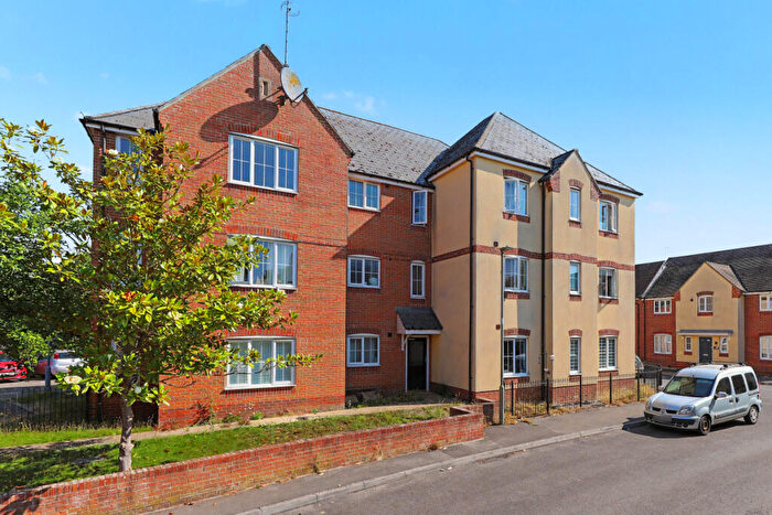 2 Bedroom Flat For Sale In Robinson Road, Boars Hill, OX1