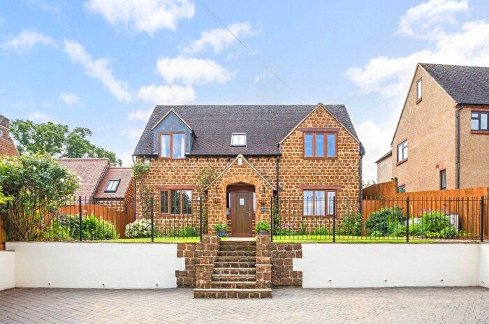 3 Bedroom Country House For Sale In The Close, Epwell, Banbury, Oxfordshire, OX15