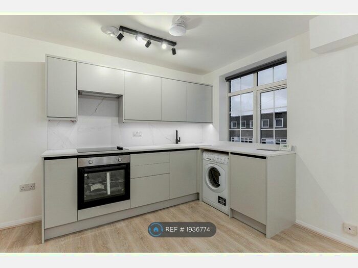 2 Bedroom Flat To Rent In Eastcheap, Letchworth Garden City, SG6