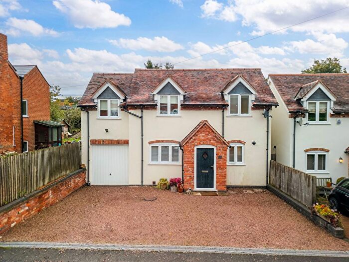 4 Bedroom Detached House For Sale In Dodford Road, Bournheath, Bromsgrove, B61