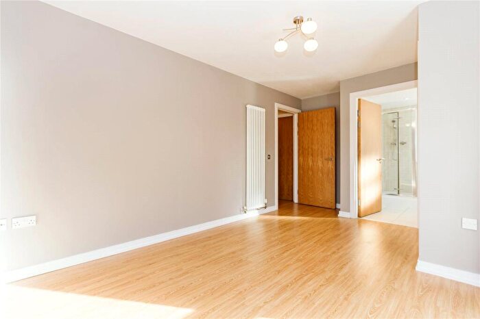 2 Bedroom Apartment To Rent In Broad Weir, Bristol, BS1