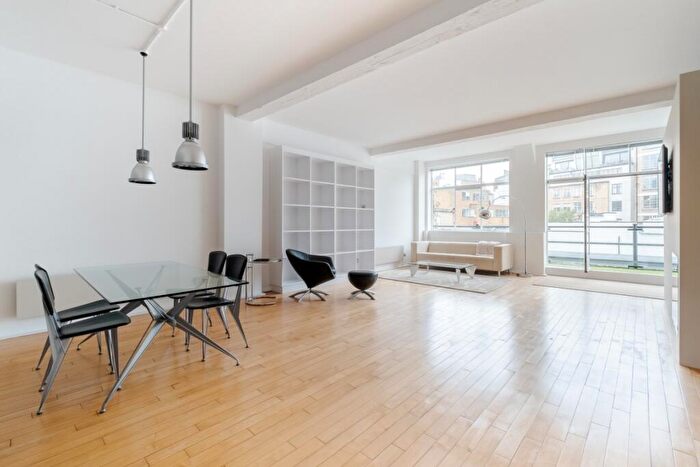 2 Bedroom Apartment To Rent In Saffron Hill, Epc:D, EC1N