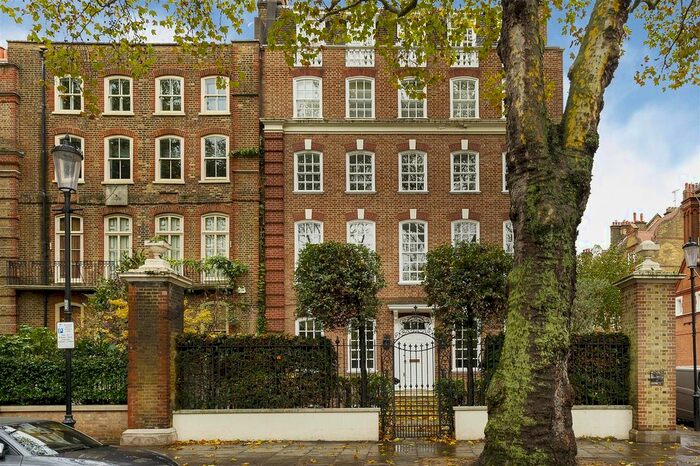 5 Bedroom Maisonette To Rent In Cheyne Walk, Chelsea, London, SW3