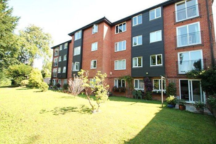2 Bedroom Flat To Rent In Reedham Drive, Purley, CR8