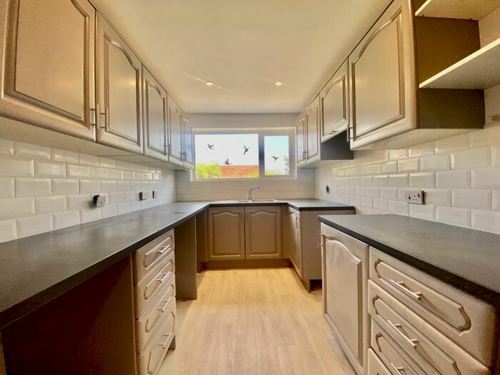 2 Bedroom Bungalow To Rent In Marls Road, Botley, Southampton, SO30