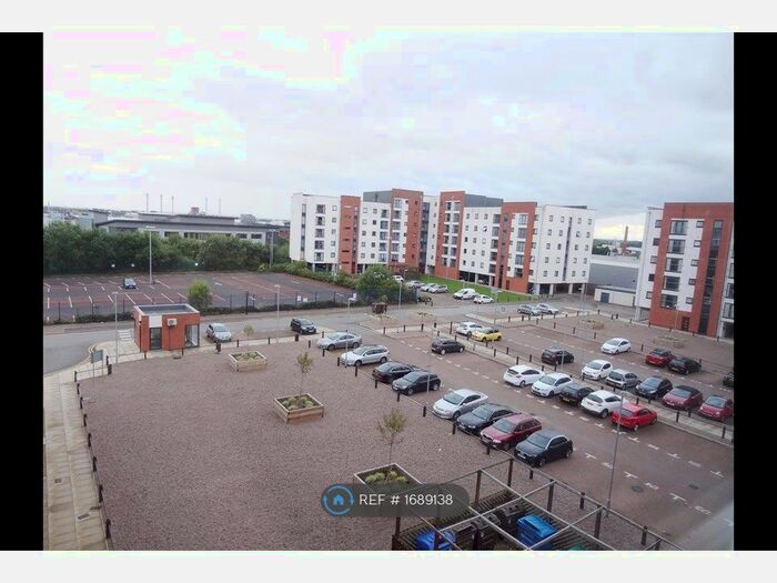 2 Bedroom Flat To Rent In Ladywell Point, Salford, M50