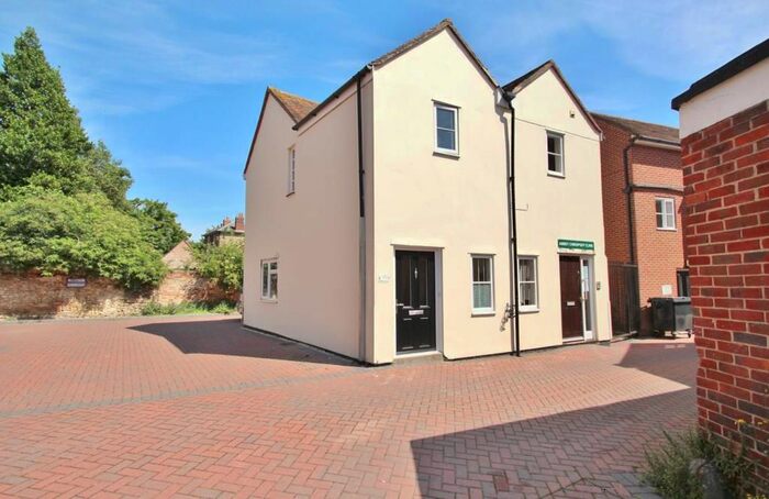 1 Bedroom Flat To Rent In Bath Street, Abingdon, OX14