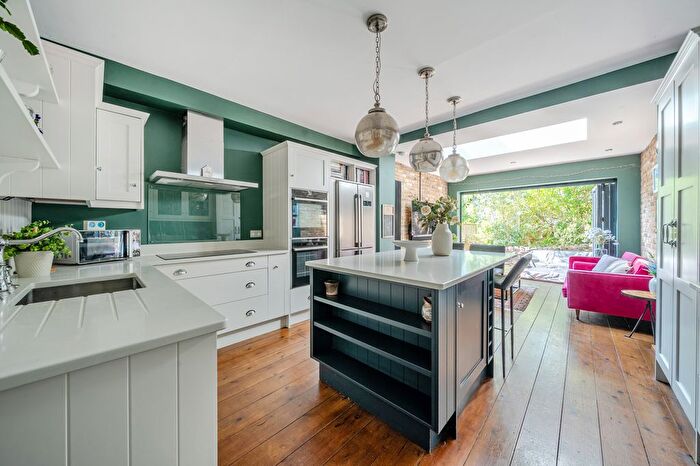 5 Bedroom End Of Terrace House For Sale In Ambra Vale, Bristol, BS8