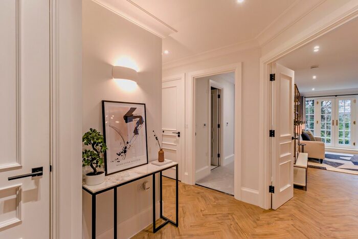 2 Bedroom Flat For Sale In Eastbury Avenue, Northwood, HA6