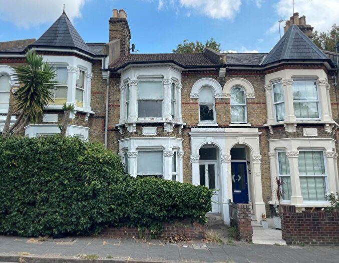 3 Bedroom Terraced House For Sale In Listria Park, Stoke Newington, N16