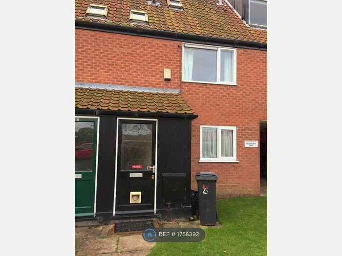 2 Bedroom Flat To Rent In New Earswick, York, YO32