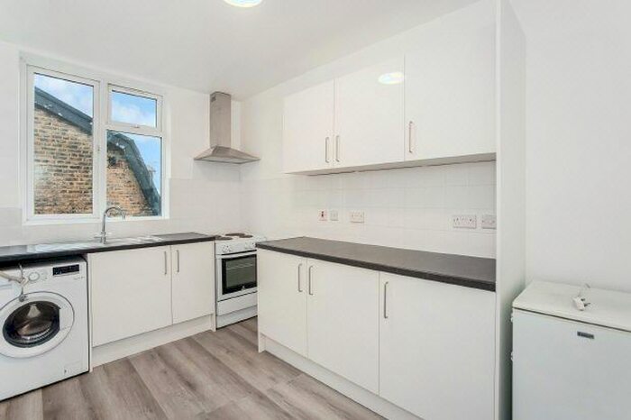 2 Bedroom Flat To Rent In Mount Ephraim Road, Streatham, SW16