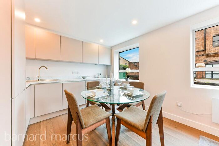 1 Bedroom Apartment To Rent In East Street, Epsom, KT17