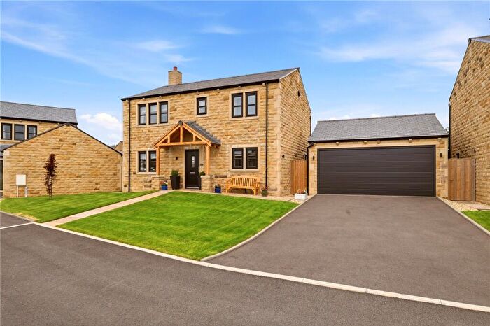 4 Bedroom Detached House For Sale In Chapel Grove, Laneshawbridge, Colne, Lancashire, BB8