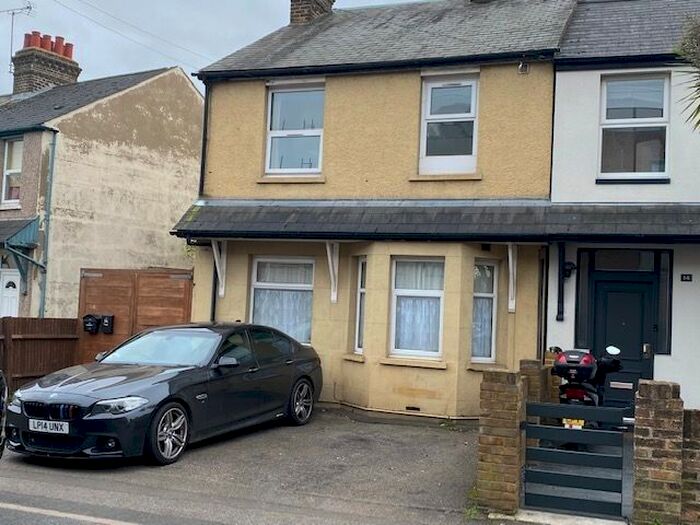 2 Bedroom Maisonette To Rent In Golden Crescent, Hayes UB3