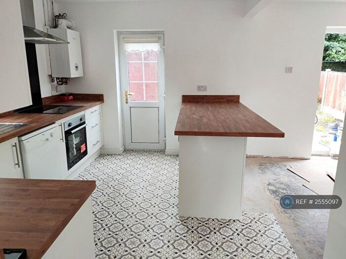 4 Bedroom Semi-Detached House To Rent In Edinburgh Close, Liverpool, L30