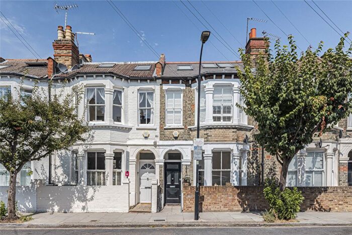 3 Bedroom Flat For Sale In Byam Street, London, SW6