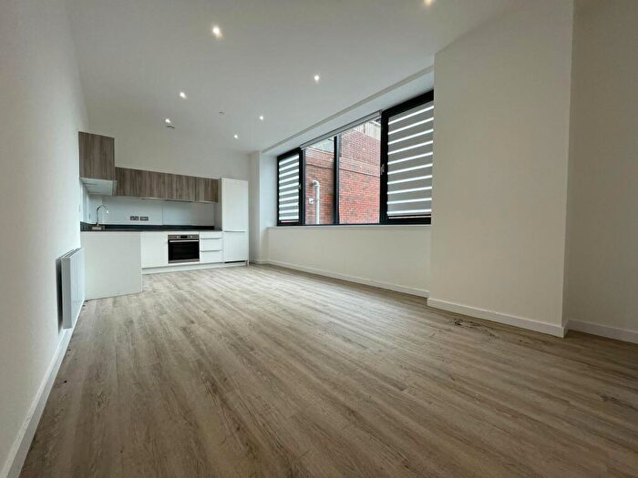 2 Bedroom Apartment To Rent In Normandy House, RG21