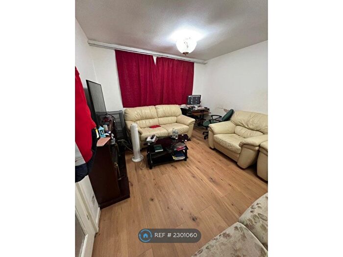 3 Bedroom Terraced House To Rent In Cramphorn Walk, Chelmsford, CM1