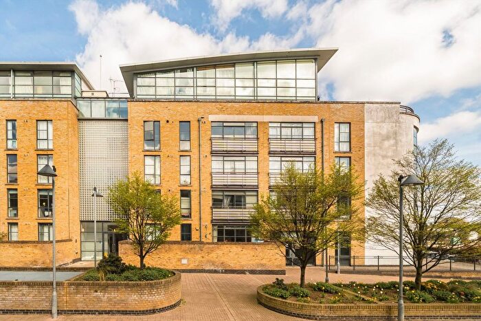 2 Bedroom Flat For Sale In Town Meadow, Brentford, TW8