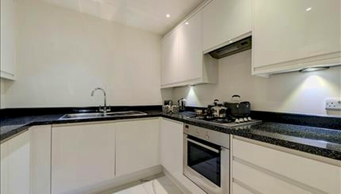 4 Bedroom Flat To Rent In Lexham Gardens, London, W8