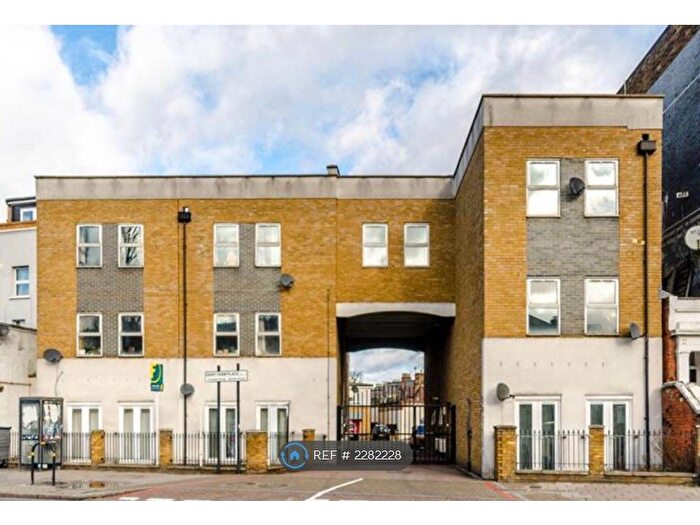 2 Bedroom Flat To Rent In Lavender House, London, SE15