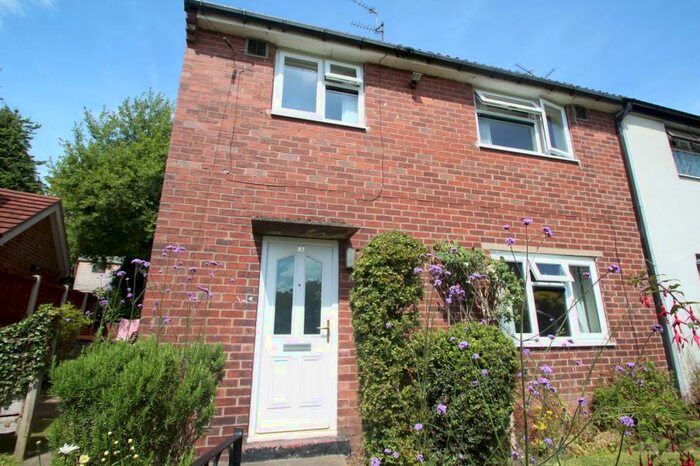 3 Bedroom Semi-Detached House To Rent In King George Road, Horsforth, Leeds, LS18