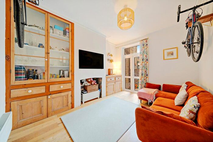 4 Bedroom House For Sale In Leighton Road, Southville, Bristol, BS3 - Photo 10