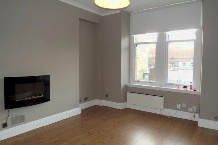 1 Bedroom Flat To Rent In Melville Street, Falkirk, FK1
