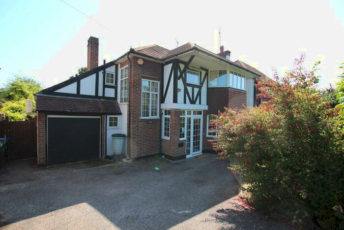 3 Bedroom Detached House To Rent In Woking, GU22