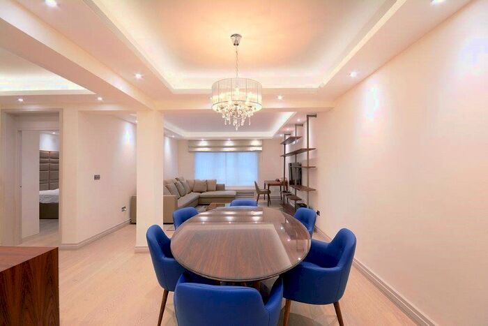 3 Bedroom Flat To Rent In Princes Gate, London, SW7