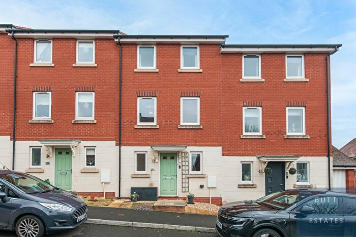 3 Bedroom Terraced House For Sale In Henrys Run, Cranbrook, EX5