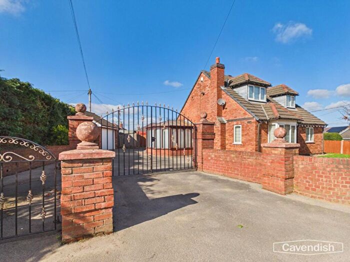 3 Bedroom House For Sale In Croeshowell, Llay, LL12