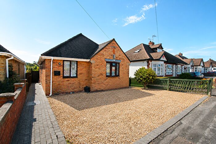 3 Bedroom Detached Bungalow For Sale In Elmwood Avenue, Waterlooville, PO7