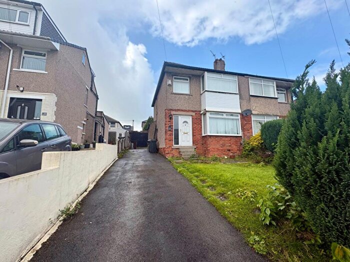 3 Bedroom Semi-Detached House To Rent In Brantwood Close, Bradford, BD9
