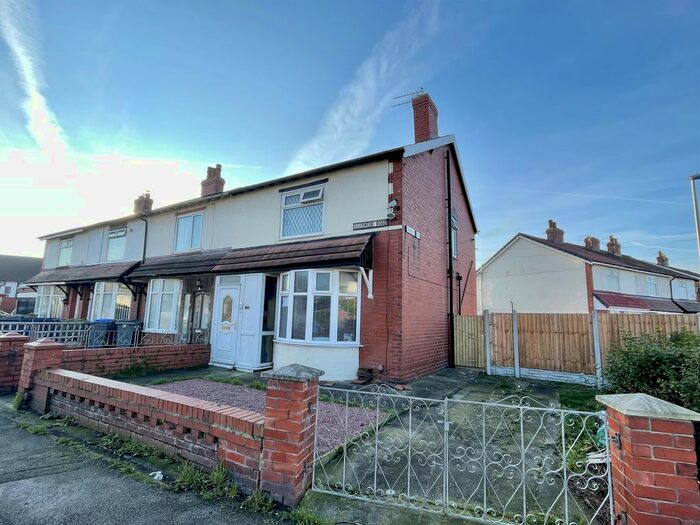 3 Bedroom End Of Terrace House To Rent In Ellesmere Road, Blackpool, Lancashire, FY4