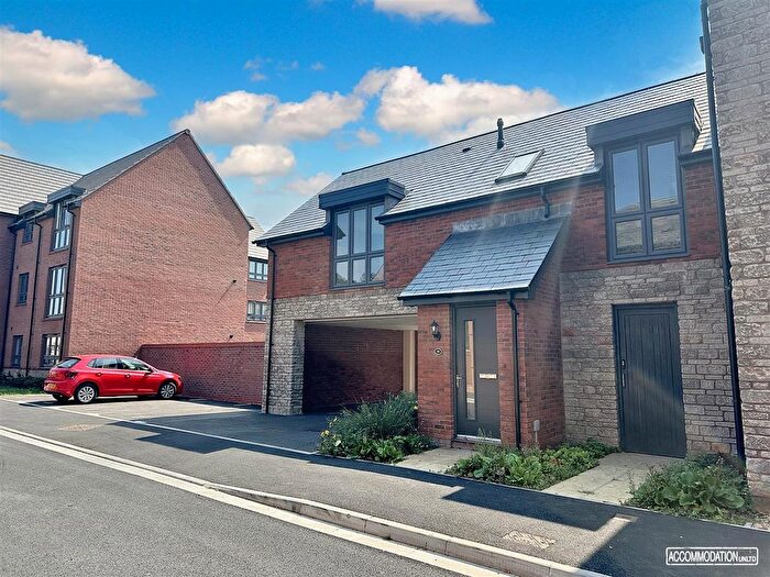 2 Bedroom Flat To Rent In Tanner Close, Frenchay, Bristol, BS16