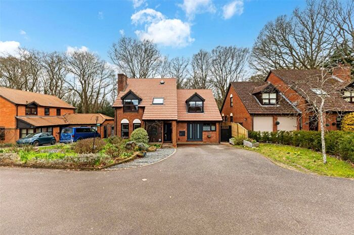 5 Bedroom Detached House For Sale In The Oaks, Tadley, RG26