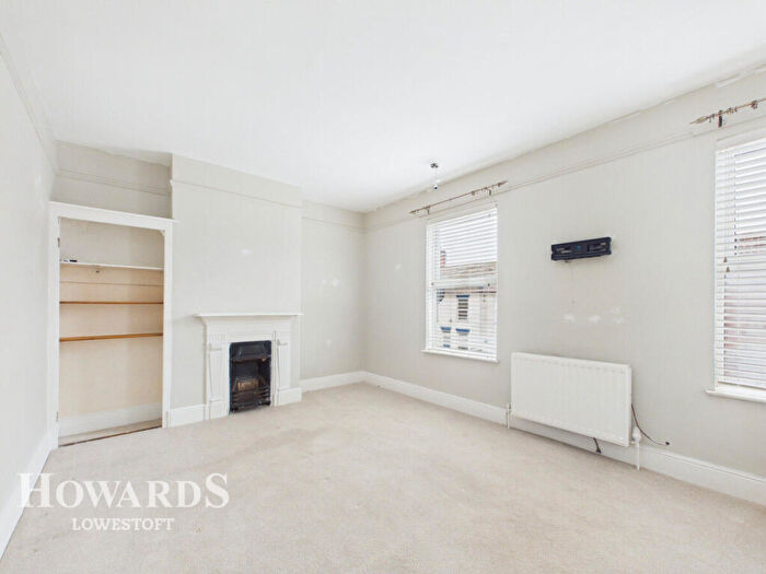 3 Bedroom Terraced House For Sale In St Margarets Road, Lowestoft, NR32