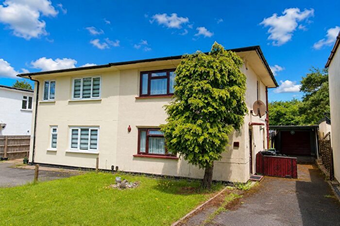 3 Bedroom Semi-Detached House For Sale In Leigh Road, Hildenborough, TN11