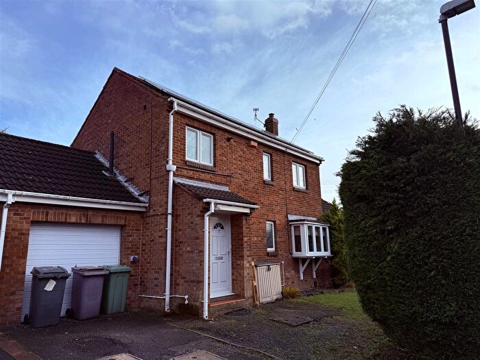 3 Bedroom Link Detached House For Sale In Cornfield Avenue, South Normanton, Alfreton, DE55