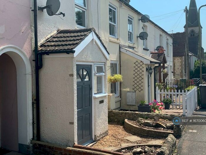 2 Bedroom Terraced House To Rent In Queens Road, Alton, GU34