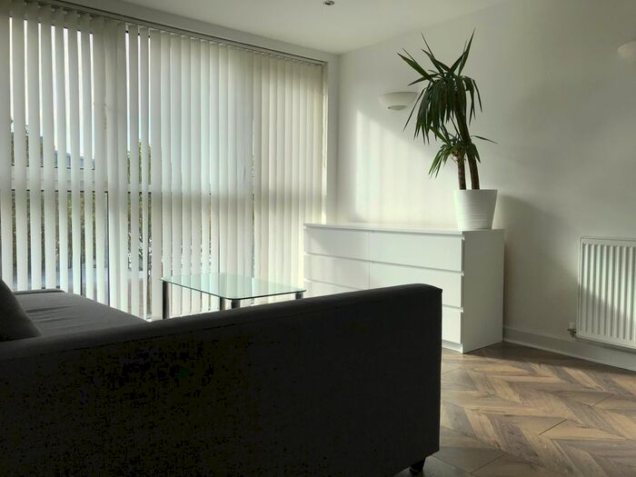 1 Bedroom Flat To Rent In Western Gateway, London, E16