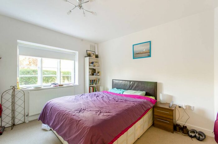 2 Bedroom Flat To Rent In Ossulton Way, East Finchley, London, N2