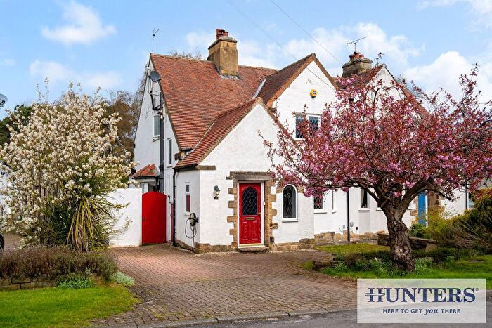 3 Bedroom Semi Detached House For Sale In New Way, Guiseley, Leeds, LS20