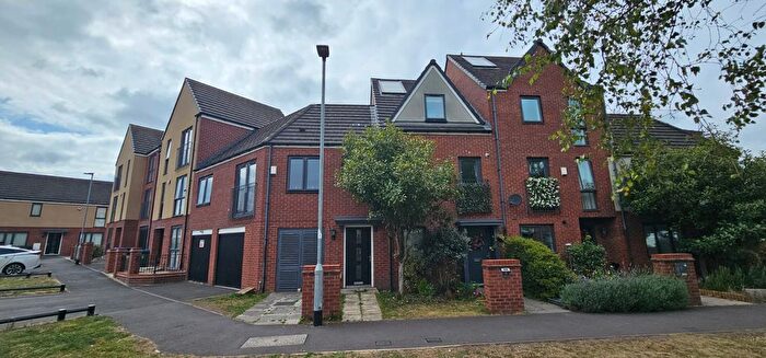 1 Bedroom Flat For Sale In Leopard Lane, West Bromwich, West Midlands, B70