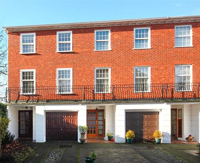 4 Bedroom Detached House To Rent In Tower Rise, Richmond, TW9