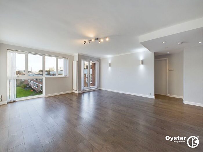 2 Bedroom Flat To Rent In Garden Court, Stanmore, HA7